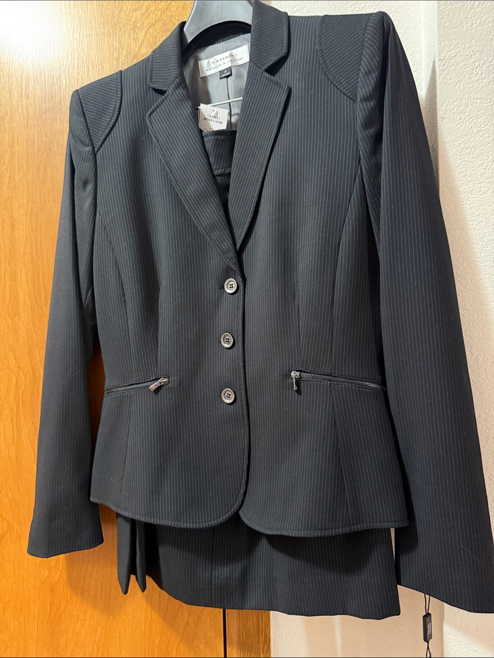 Authentic Tahari Arthur S. Levine NWT Black & White Pinstripe Two PCs Skirt Suit
